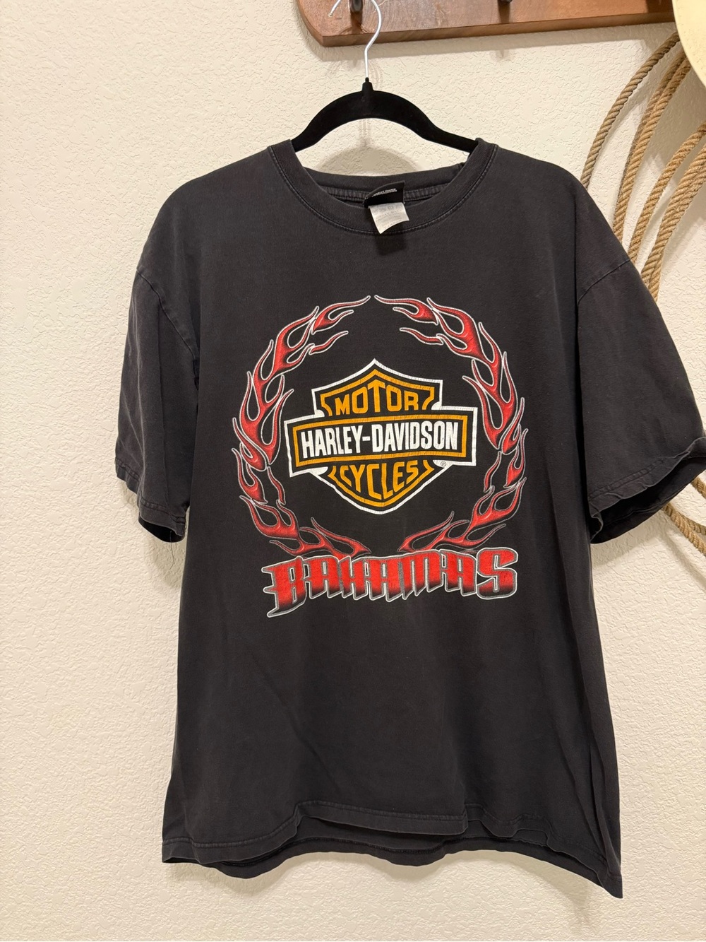 Vintage Harley-Davidson Bahamas Flame Graphic Tee - Size XL